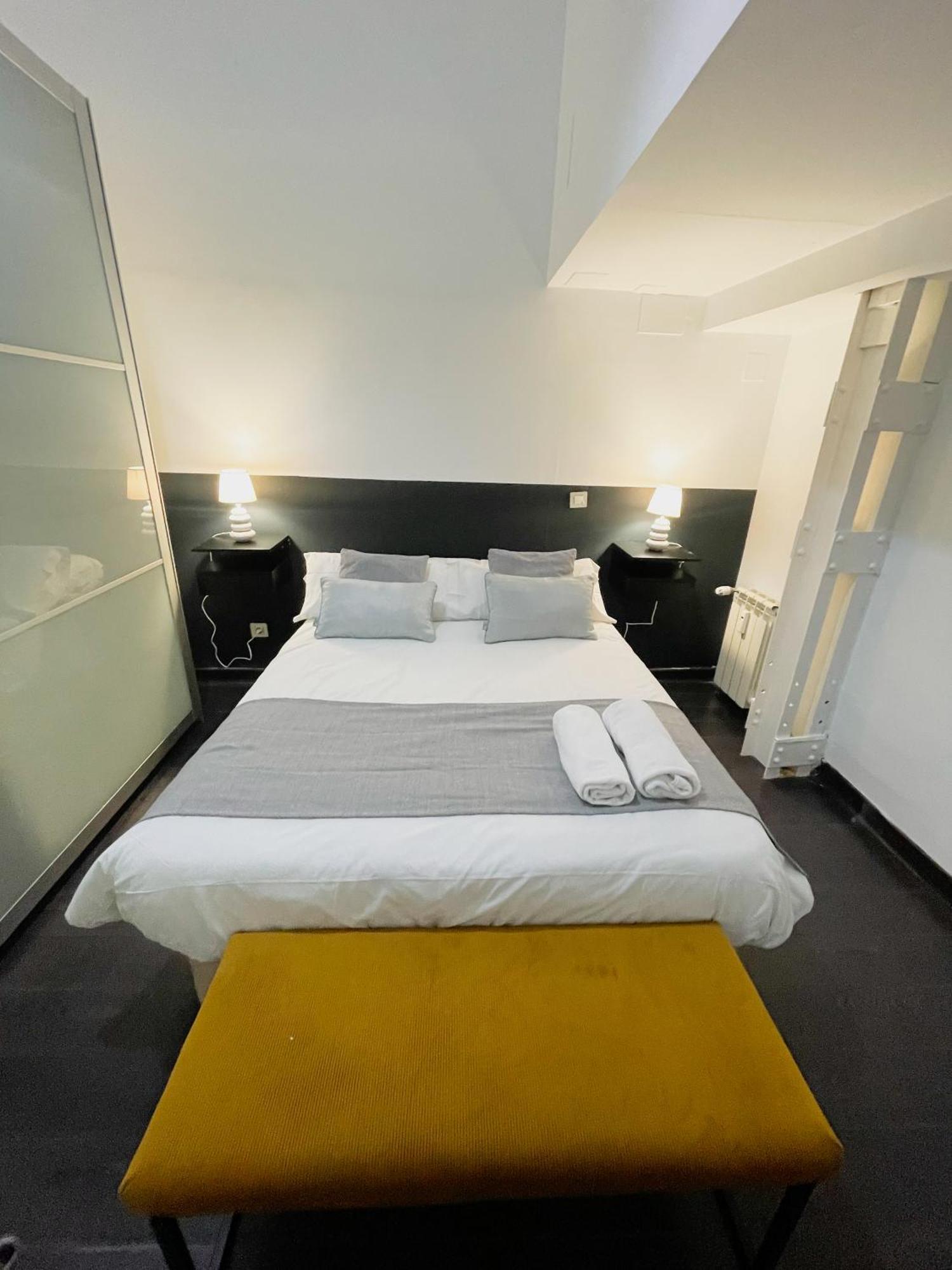 Carretas Duplex Exterior Derecha Apartment Madrid Luaran gambar